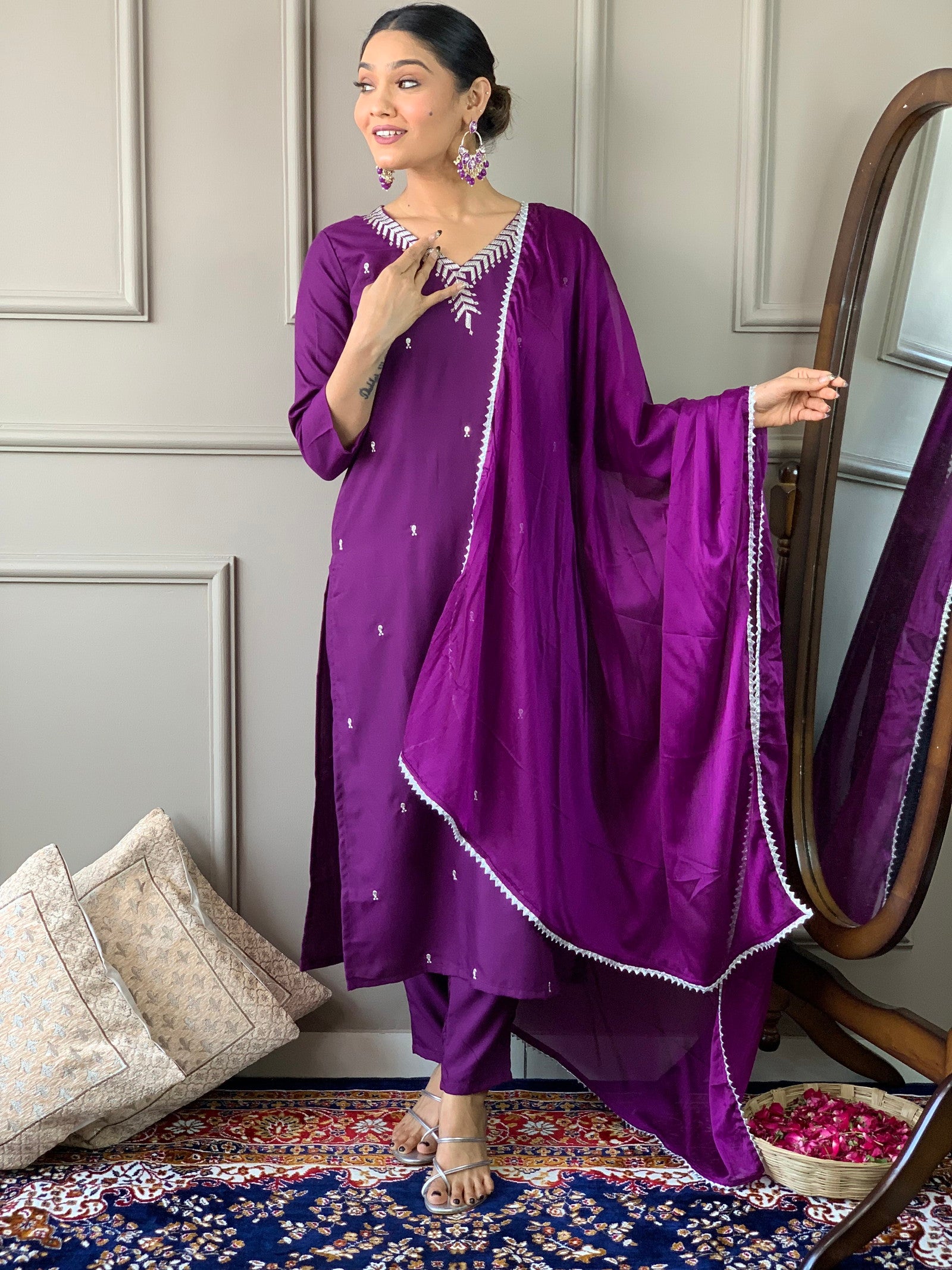 Designer Kurta set with Knee Bottom Pant and Plain Dupatta Dropshipera