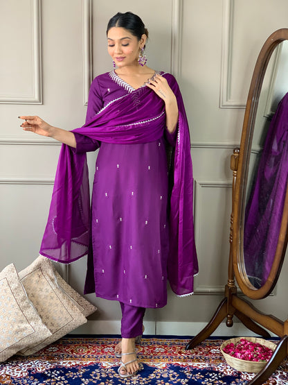 Designer Kurta set with Knee Bottom Pant and Plain Dupatta Dropshipera