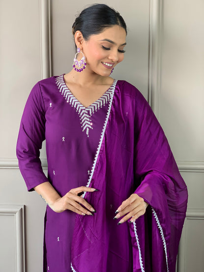 Designer Kurta set with Knee Bottom Pant and Plain Dupatta Dropshipera