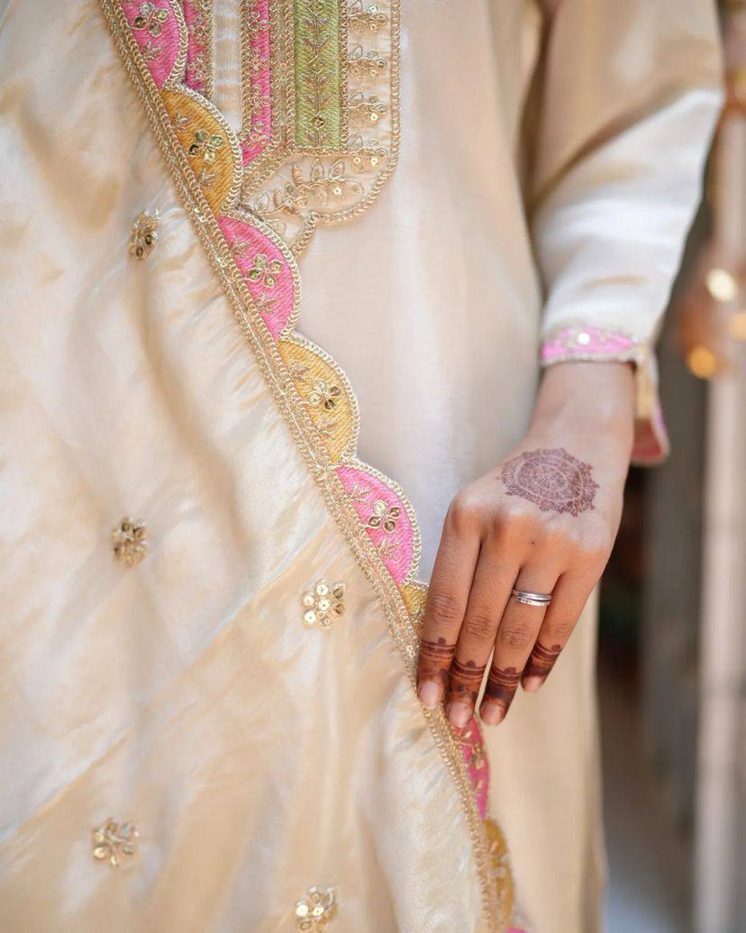 Women Embroidered Pure Viscose Chanderi kurta set Dropshipera