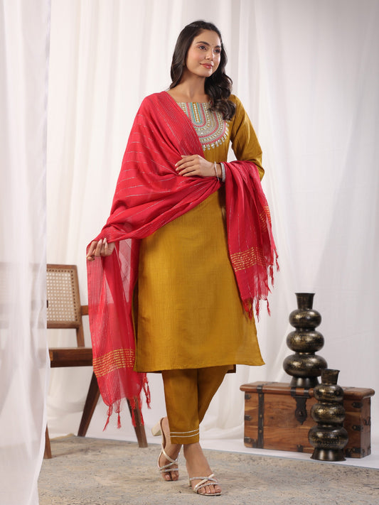 Solid Straight Round Neck Silk Kurta Pant Set With Dupatta Dropshipera