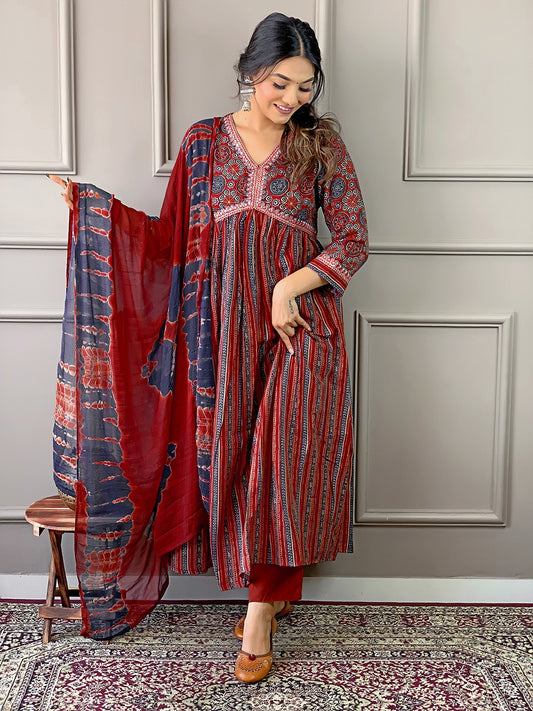 Oaitaari Printed Heavy Duppata Kurta Set With Bottom and Dupatta Dropshipera