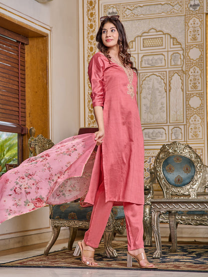 Women Embroidered Straight Kurta Set in Peach Colour Dropshipera