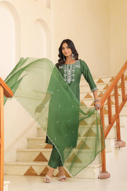 Green Simple Embroidered Kurta set With Bottom Wear and Dupatta Dropshipera