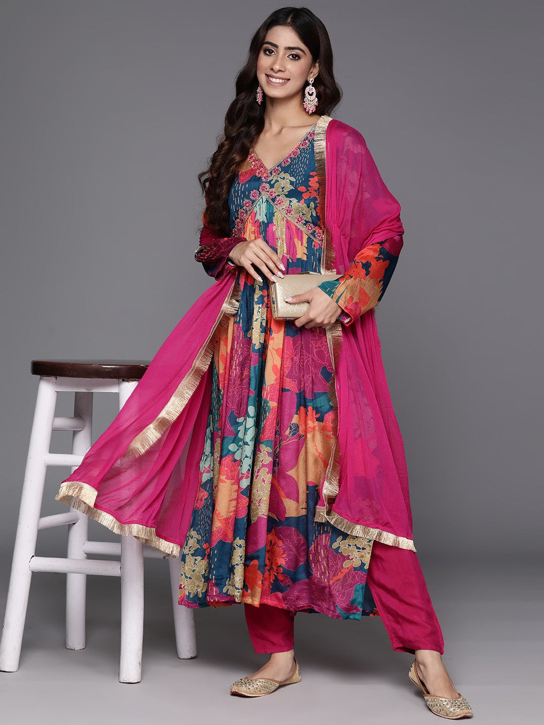 Women Floral Print Flared Kurta with Pants And Dupatta Dropshipera