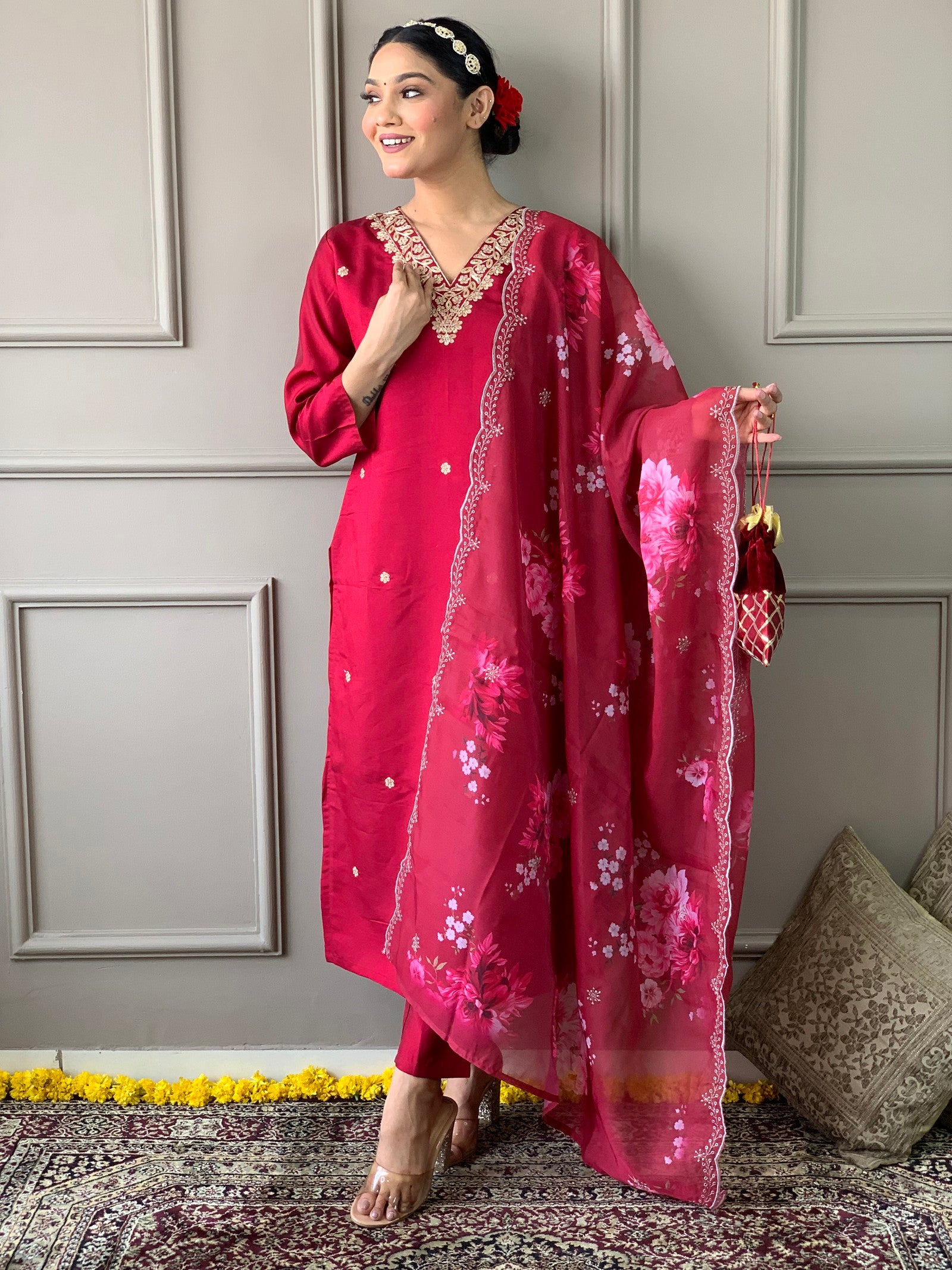 Beautiful Women's Viscous Kurta With Pant And Cut Work Dupatta Dropshipera