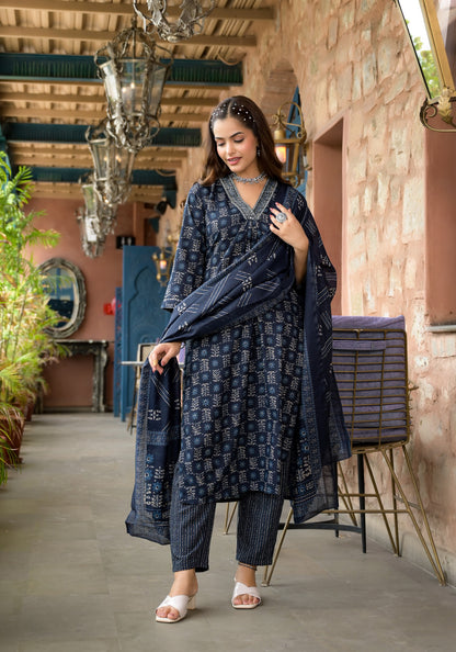 Floral Printed Kurta With Bottom Wear and Dupatta in Blue Color Dropshipera