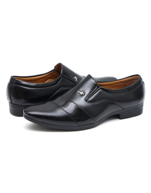 Solid black slip on shoes Dropdash