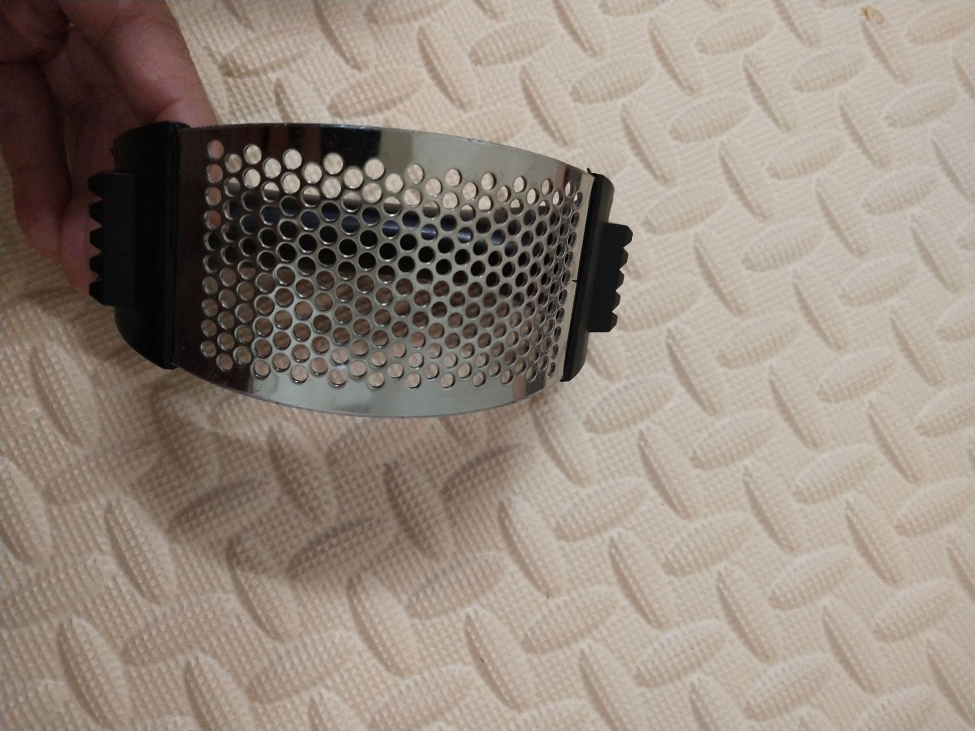 0cc2d819-b282-4c25-b752-481b8257b0ed Kitchen Circular Stainless Steel Manual Garlic Masher My Store