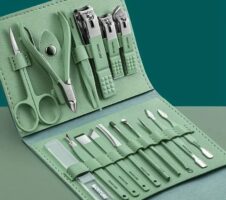 16 In 1 Manicure Kit - Multicolor