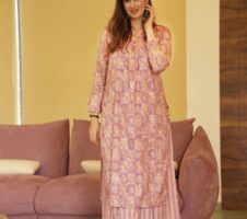 Beautiful Digital Printed Pure Muslin Casual Wear Kurti Palazzo