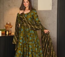 Deep Green Color Glamorous Fancy And Elegant partywear Kurta Set For Women