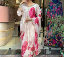 Women's Natural Crep Kurti Pant With Dupatta Collection