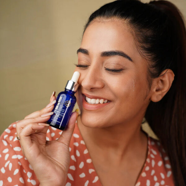 Bioever 20% Vitamin C Serum with Hyaluronic Acid, Niacinamide, Liquorice Extract for Glowing Skin, Hyperpigmentation & Dull Skin - 30ml