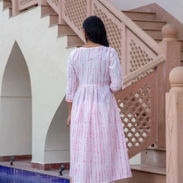 Women Embroidery Kurta and Pant Set with Dupatta in Pink