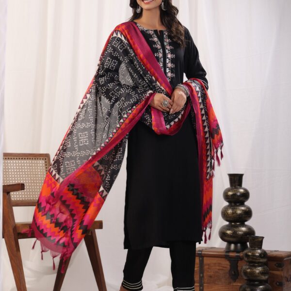 Black Embordered Rayon Kurta Set With Dupatta And Bottom
