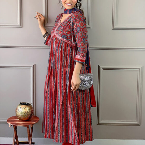 Oaitaari Printed Heavy Duppata Kurta Set With Bottom and Dupatta