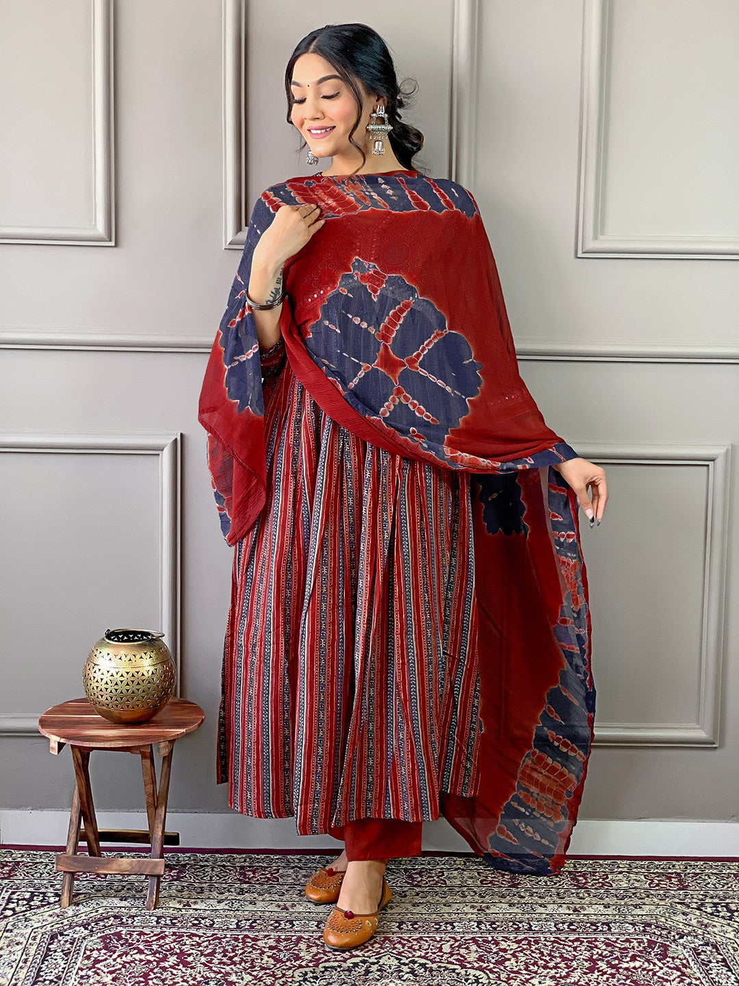 1720613135-609500463 Oaitaari Printed Heavy Duppata Kurta Set With Bottom and Dupatta Dropshipera