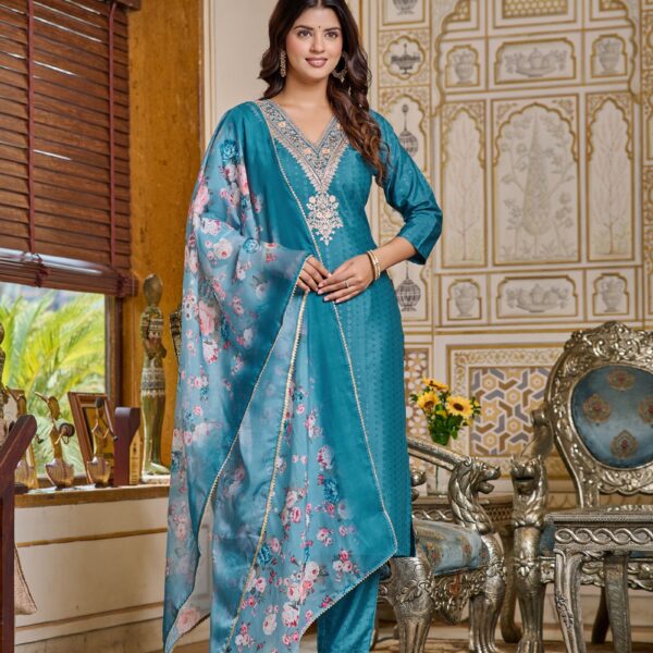 Embroidered Chanderi Kurti With Pant & Dupatta Set