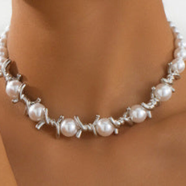 Thorn Stitching Pearl Necklace Women