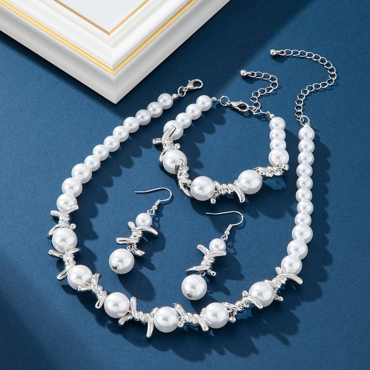 c40758c5-5355-41b0-a796-b9483aadd1e9 Thorn Stitching Pearl Necklace Women My Store